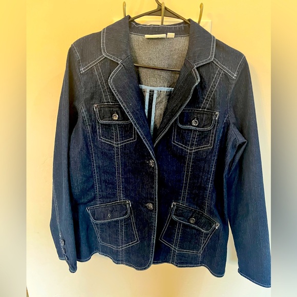 d&co Jackets & Blazers - Women's Blue Denim Jacket D&Co